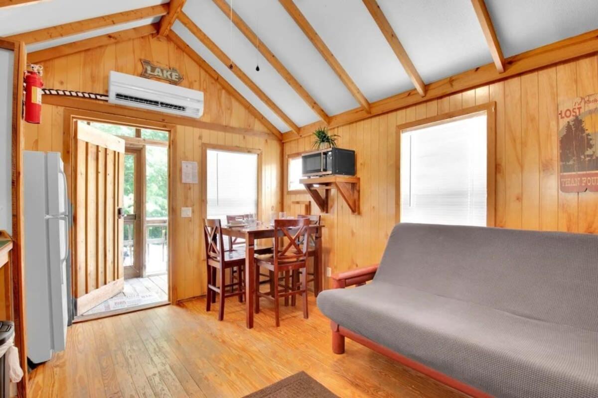 Charming Log Cabin In Bloomington Extérieur photo