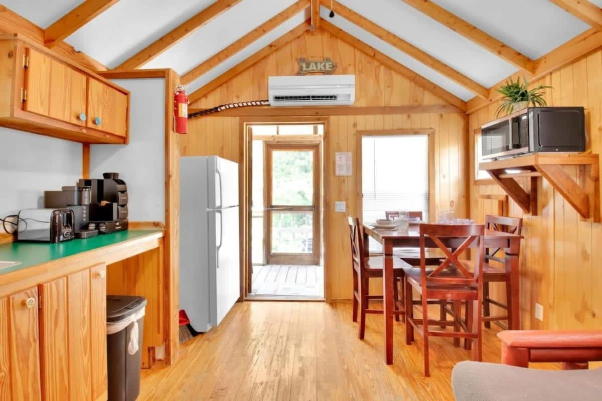 Charming Log Cabin In Bloomington Extérieur photo